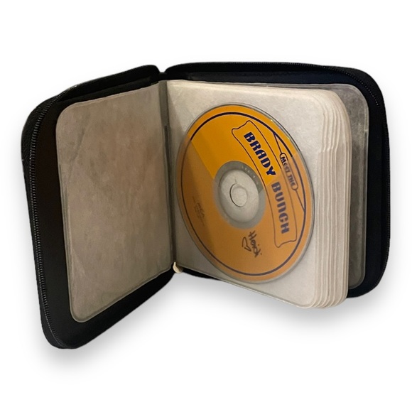 Coach Soho Signature Jacquard & Leather 12 Cd/DVD/Blu-Ray Zip Around Case - Picture 8 of 8